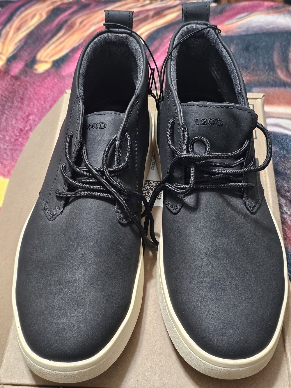 IZOD Palmer Men's Chukka Boots in Black And Cream - Size 8
